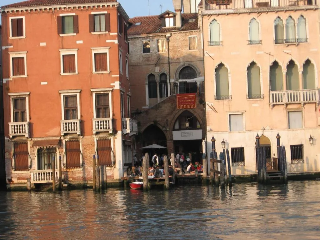Palazzo Lion Morosini – Check in presso Locanda Ai Santi Apostoli — foto 5