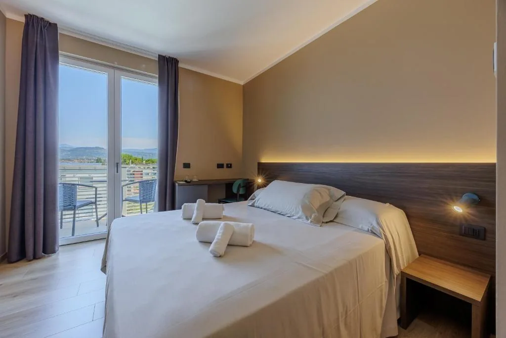 Panorama Double Room with Lake View - Single Use — Hotel San Marco