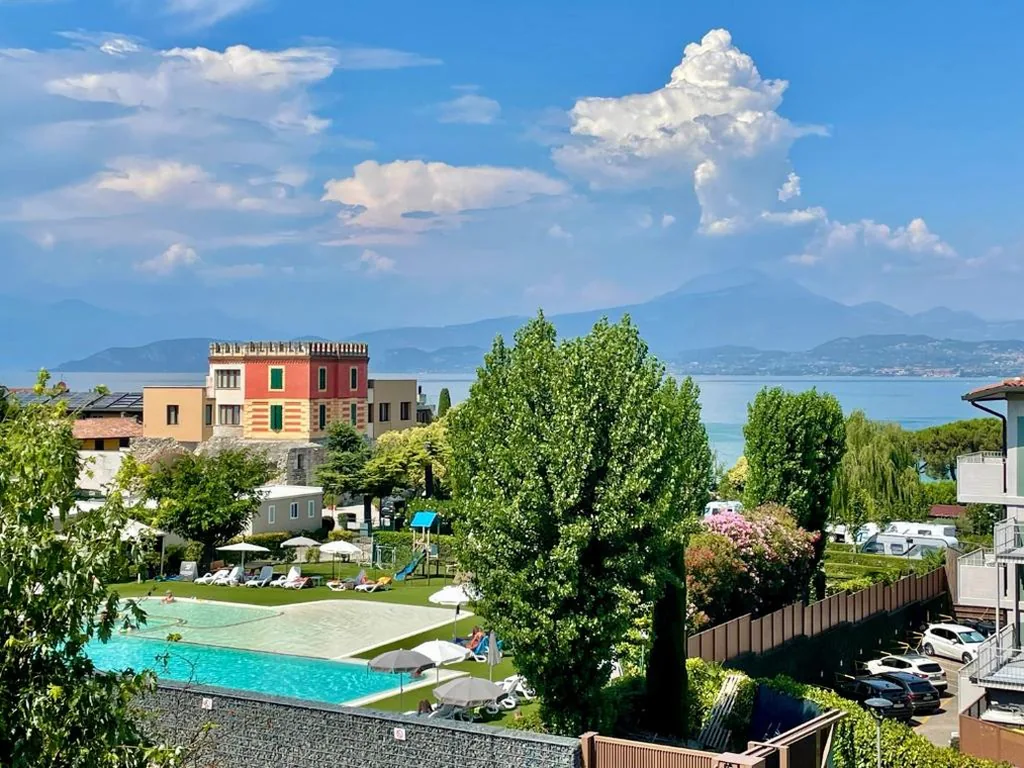 Plaza Lago di Garda Rooms – Rooftop, Lakeview & Jacuzzi — foto 3