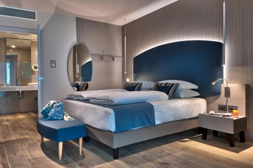 Premium Double Room with Balcony and Partial Lake View — Villa Remo by Hotel Galvani