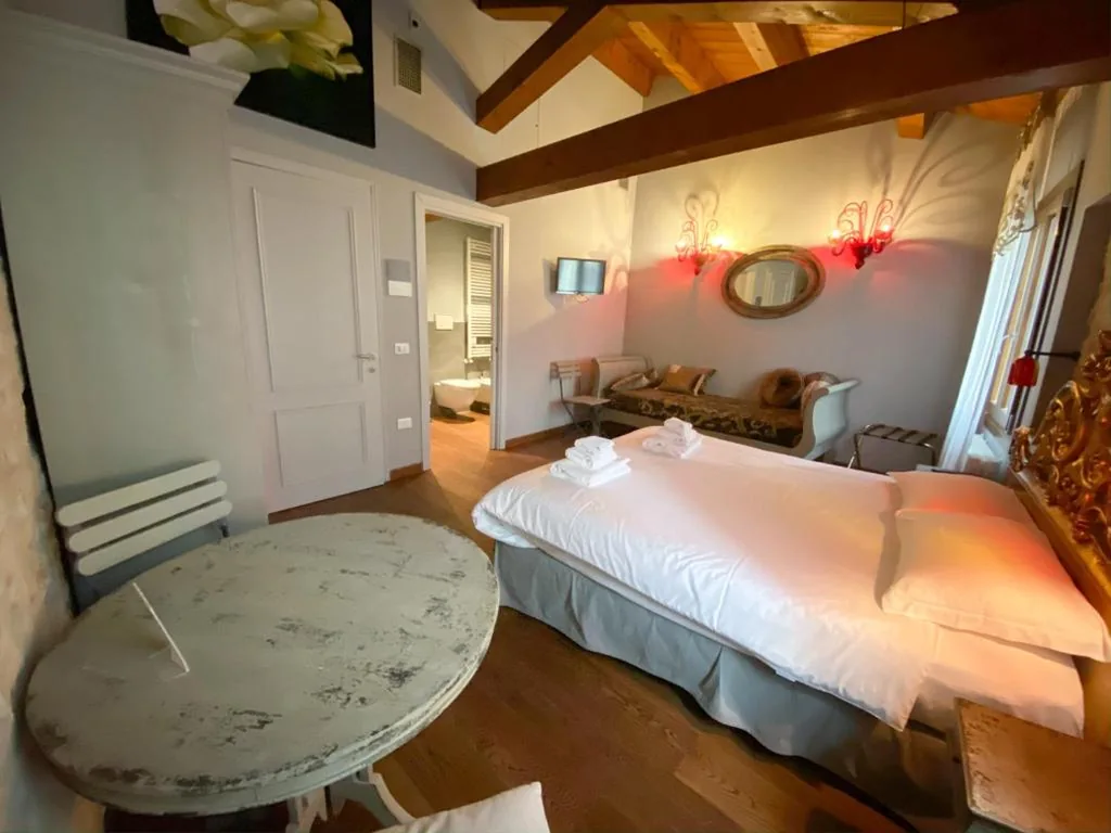 Rosso Charm B&B