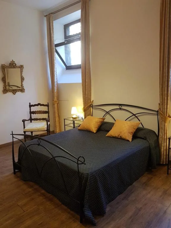Sarlette Cozy Room