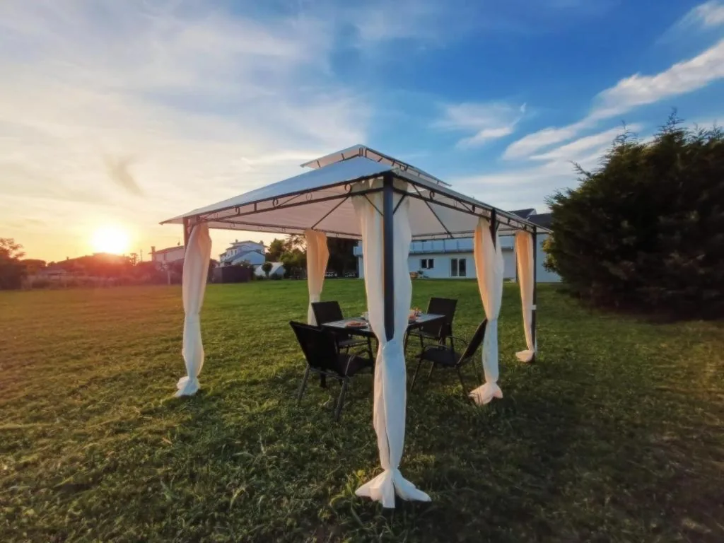 SECRET SUNSET – Brand New 2025 HOUSE