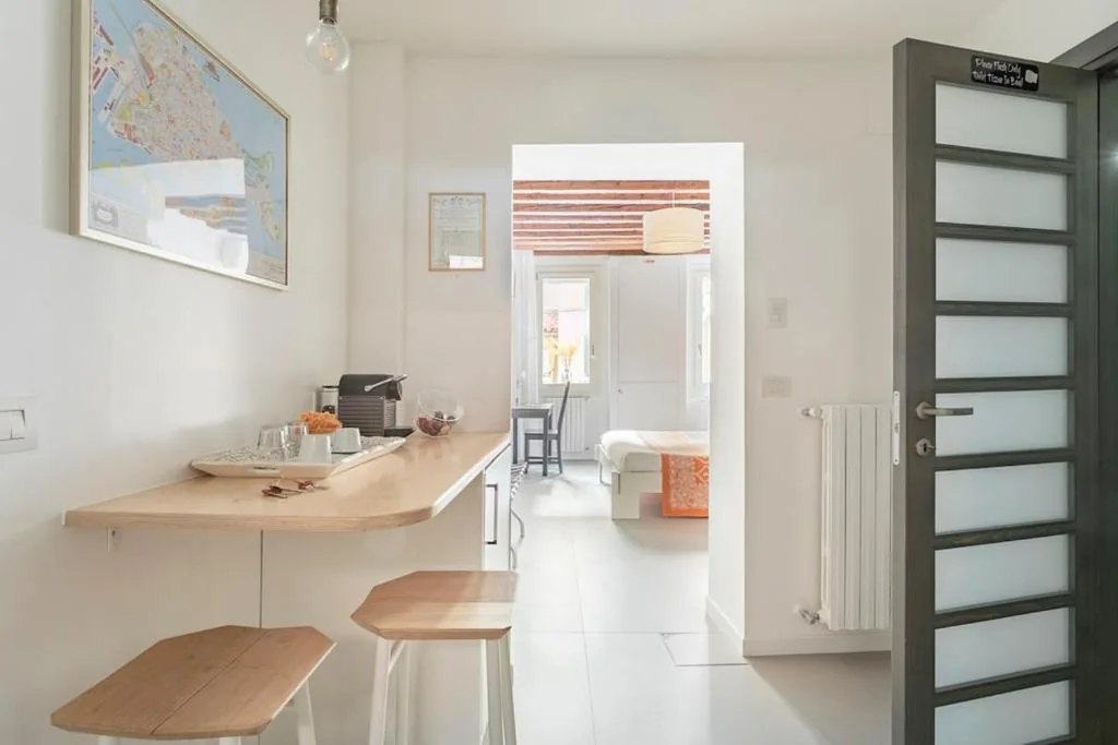 Stylish Self-Contained Room & Bath in Castello between Biennale & San Marco
