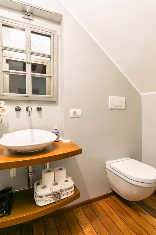 Stylish Self-Contained Room & Bath in Castello between Biennale & San Marco — foto 3
