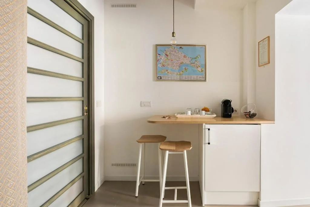 Stylish Self-Contained Room & Bath in Castello between Biennale & San Marco — foto 4