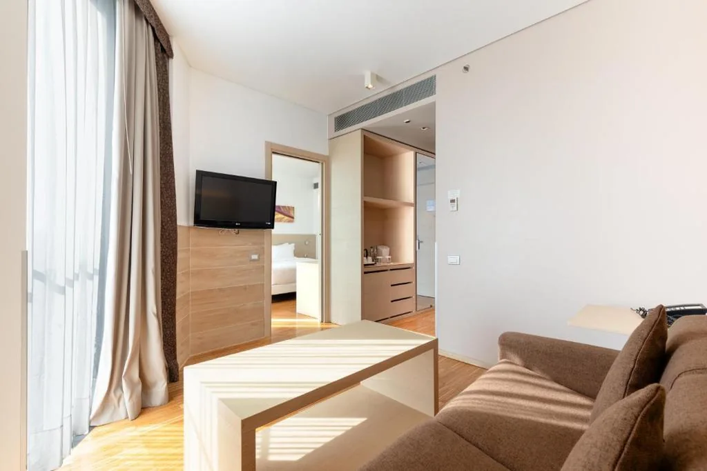 Corner King Suite — Hilton Garden Inn Venice Mestre