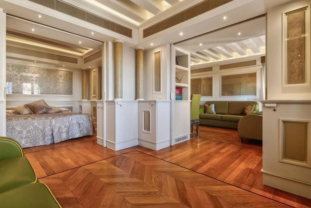 Two-Bedroom Suite with St. Mark's Square View — Canaletto Luxury Suites – San Marco Luxury
