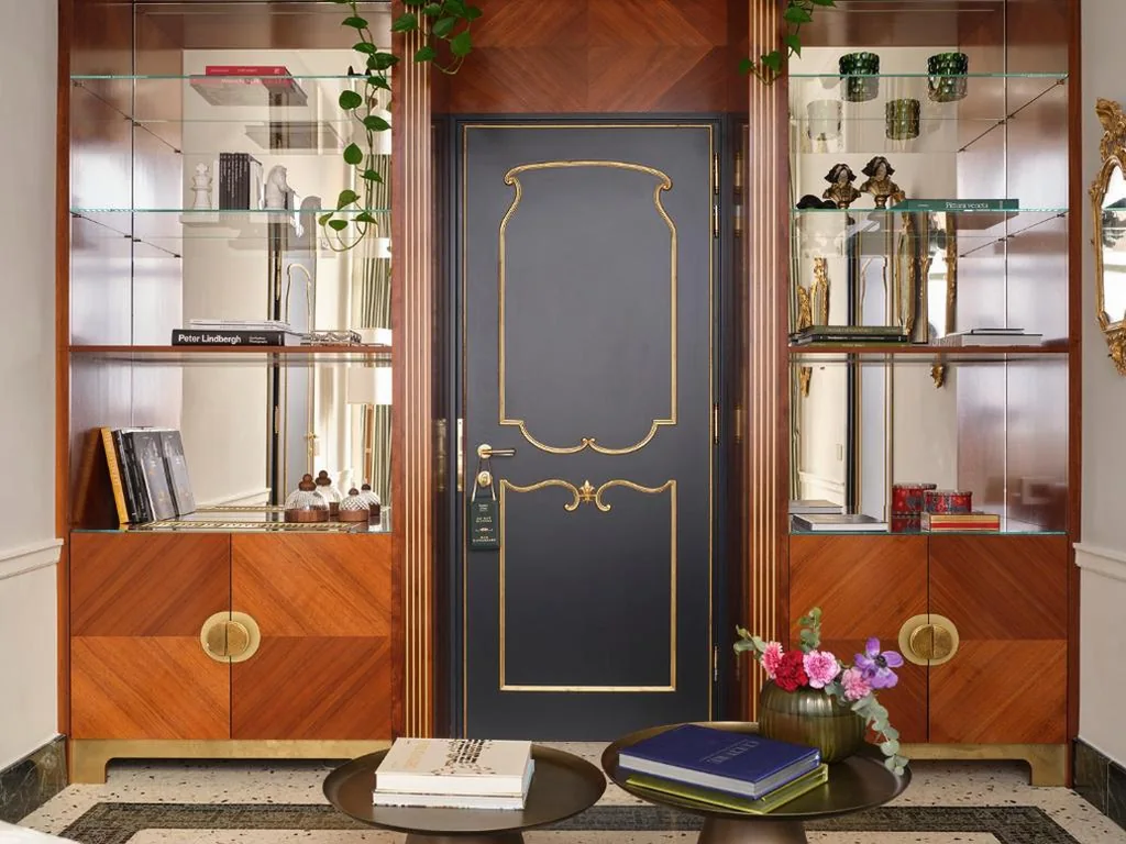 Suite con Balcone e Vista Canale — Violino d’Oro Venezia