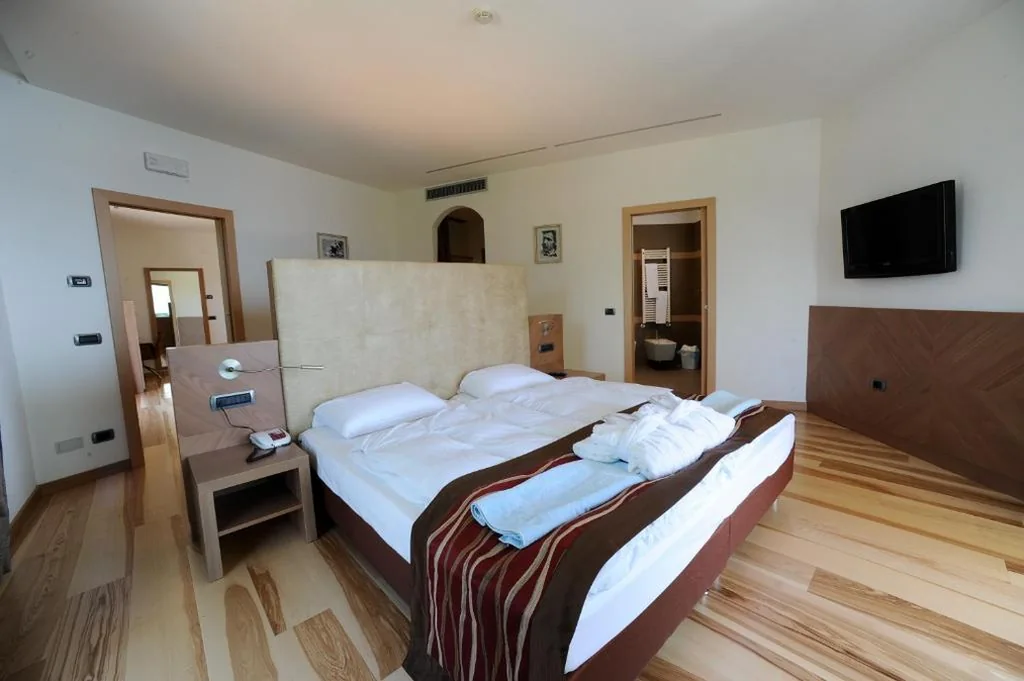 Suite with Balcony — Hotel Baia Verde