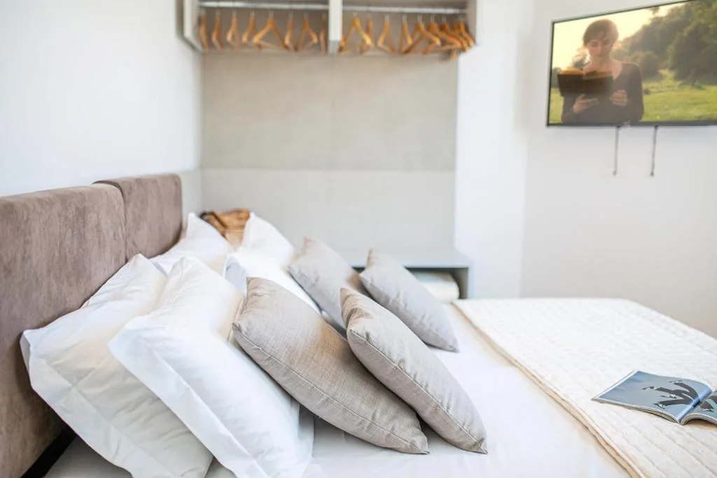 Suite con Terrazza e Vista Mare Parziale — Hotel Condor