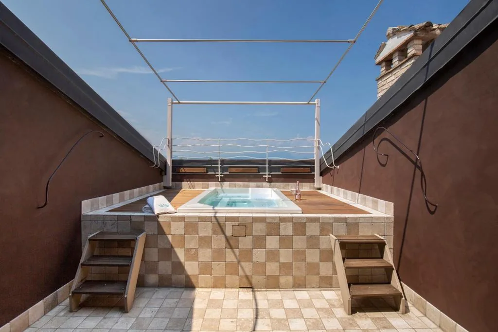 Suite con Vasca Idromassaggio — Massoni Wine Relais