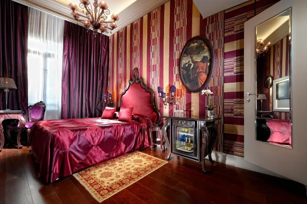 Suite with Canal View — Hotel Palazzetto Madonna