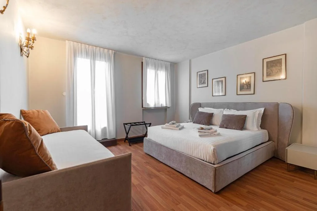 Suite with City View — Ca’ Morosini