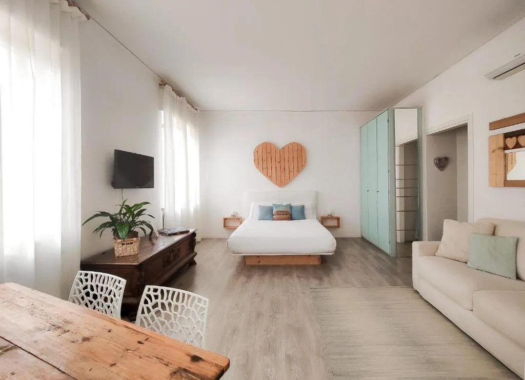 Suite with City View — Corte Melone rooms-upper floor