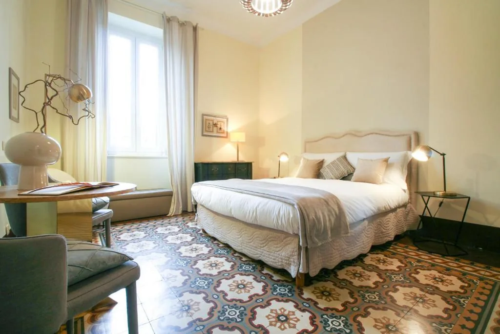 Suite with City View — Le Flaneur – Vintage Suite Verona