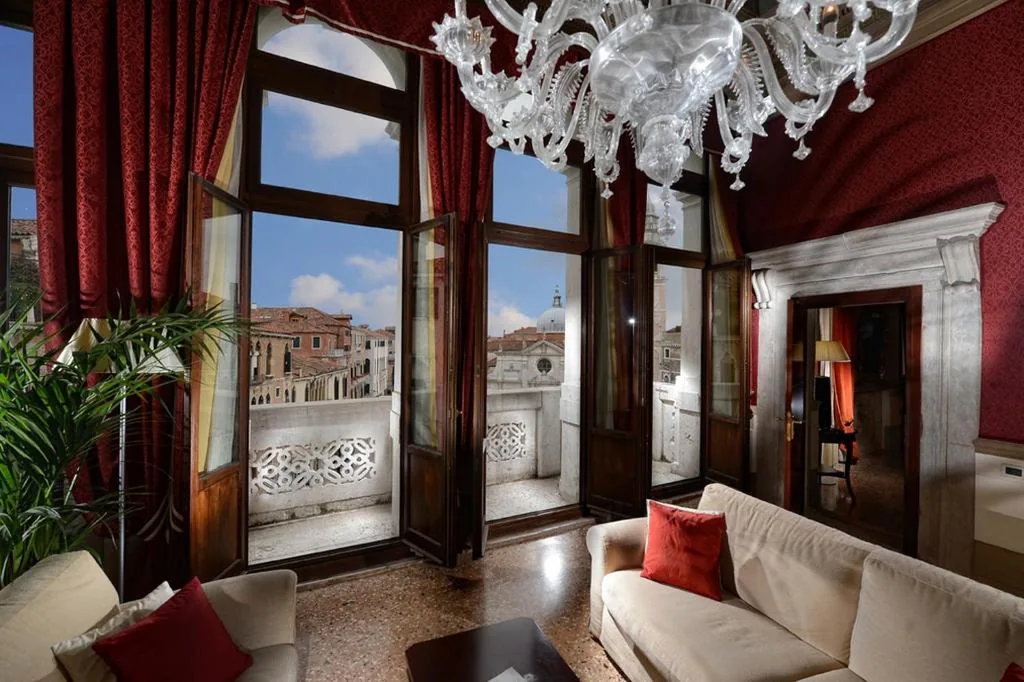 Suite with City View — Ruzzini Palace Hotel