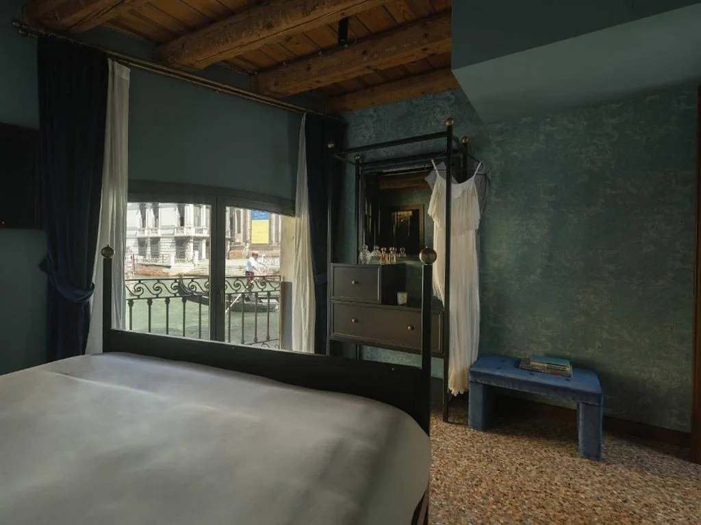 Suite with River View — Madama Garden Retreat