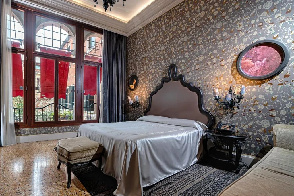 Suite with Garden View — Hotel Palazzetto Madonna