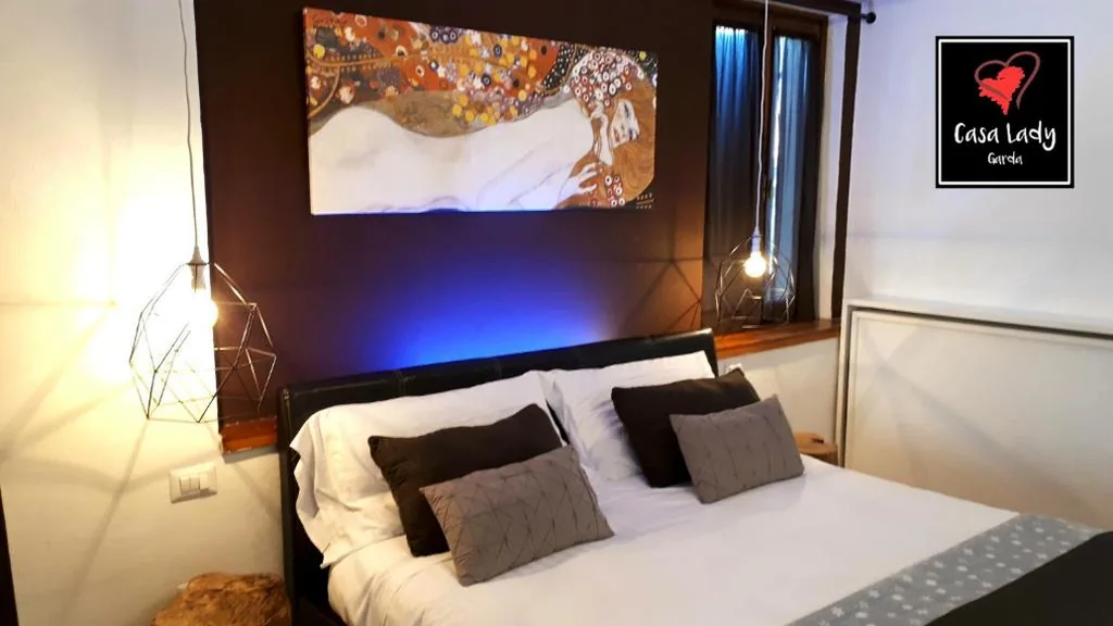 Suite with Lake View — Casa Lady