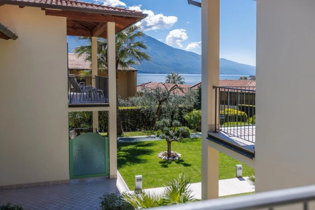 Suite con Vista Lago Parziale - Suite House — Park Hotel Imperial