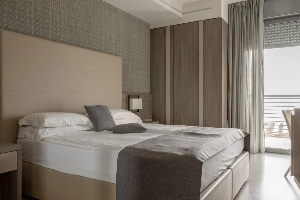 Suite with Direct Sea View — Hotel Delle Nazioni – Adults Only