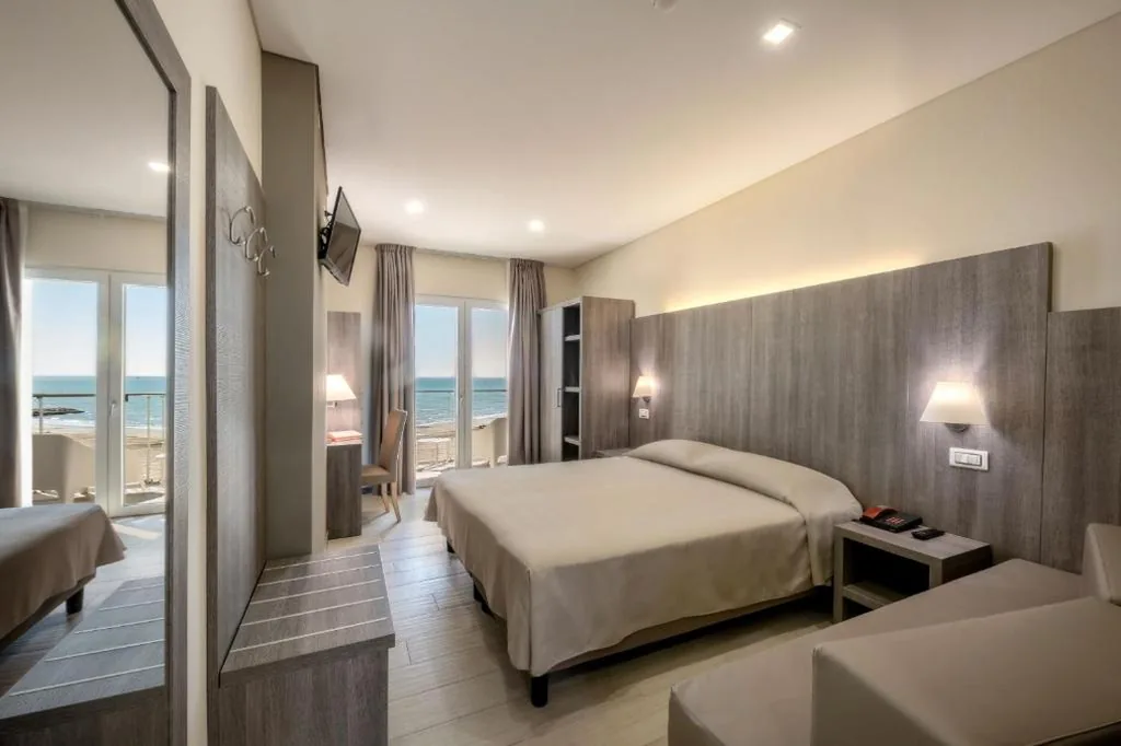 Suite with Sea View — Hotel Marco Polo