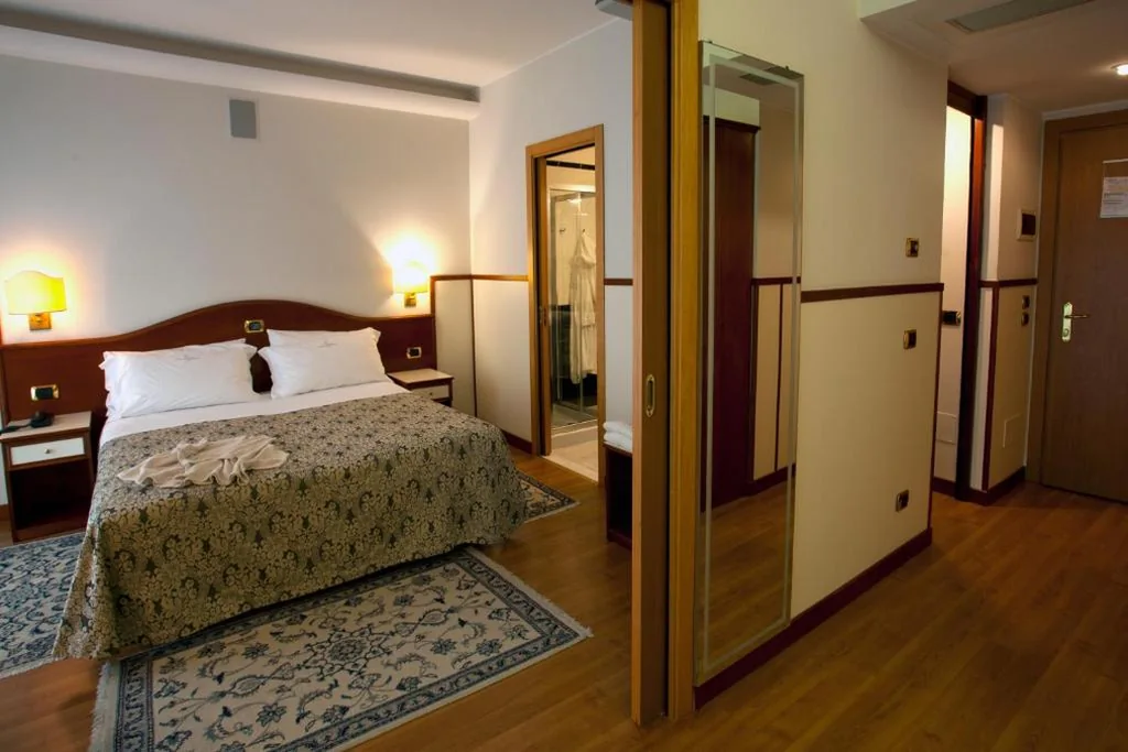 Suite with Side Sea View — Hotels Vidi Miramare & Delfino