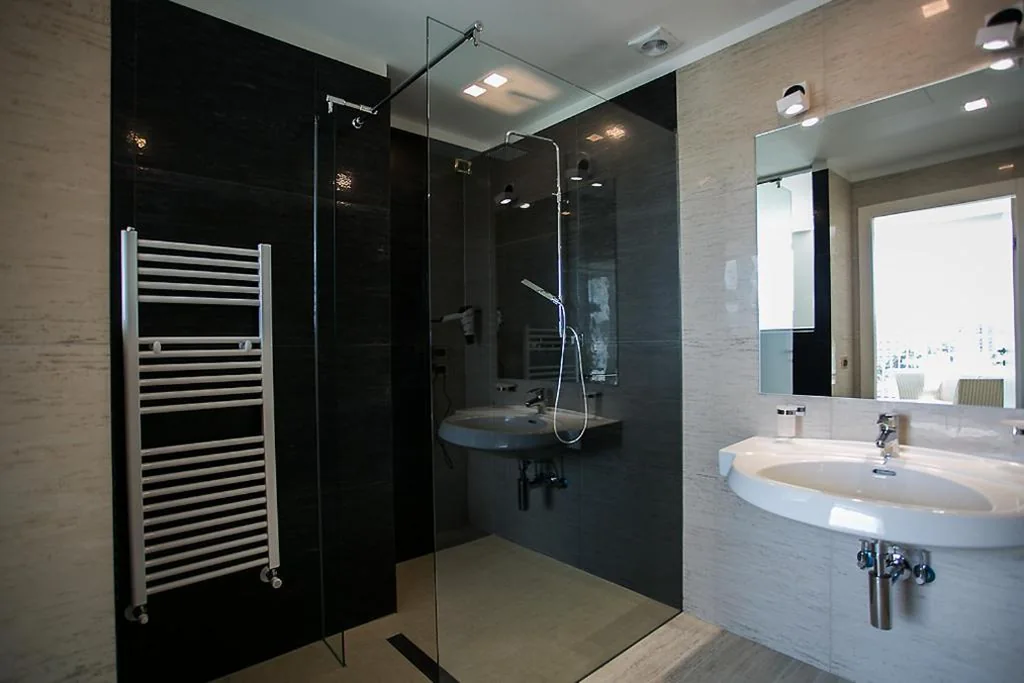 Suite con Vista Piscina — Hotel Abano Astoria