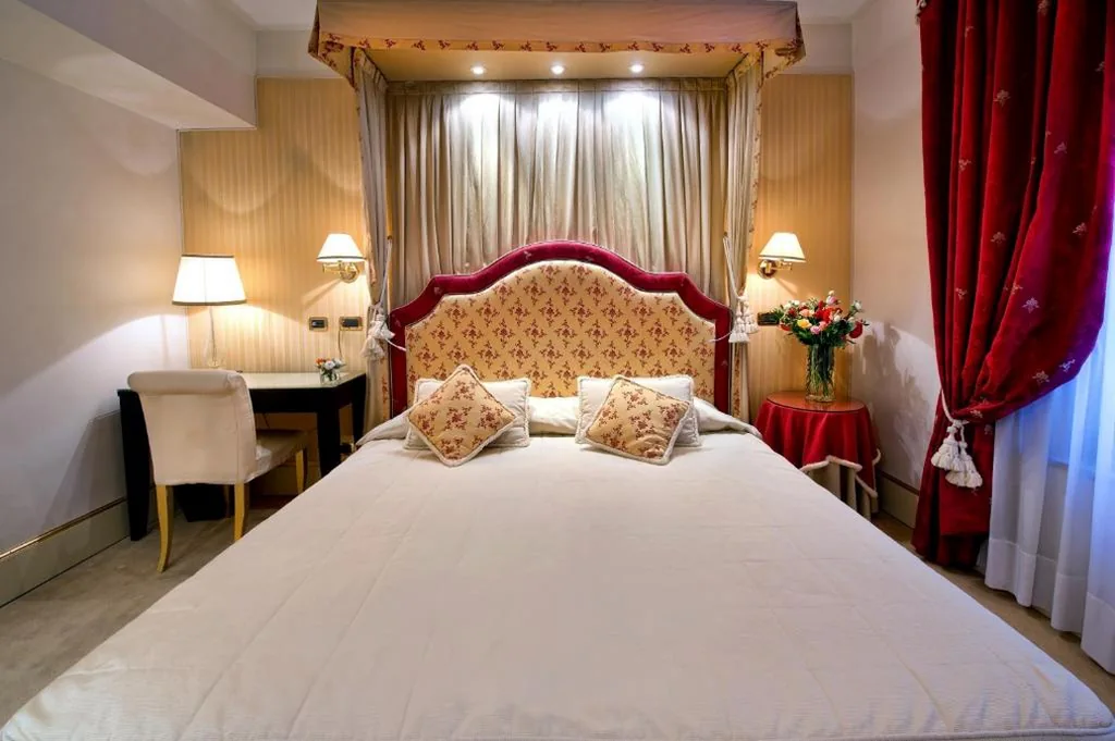 Deluxe Suite — Ca’ Princess