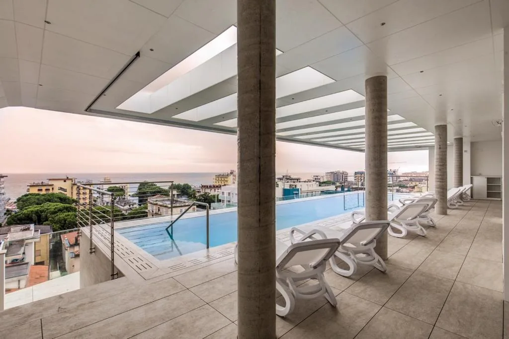 Suite Deluxe con Vasca Idromassaggio e Balcone — Sunrise Palace
