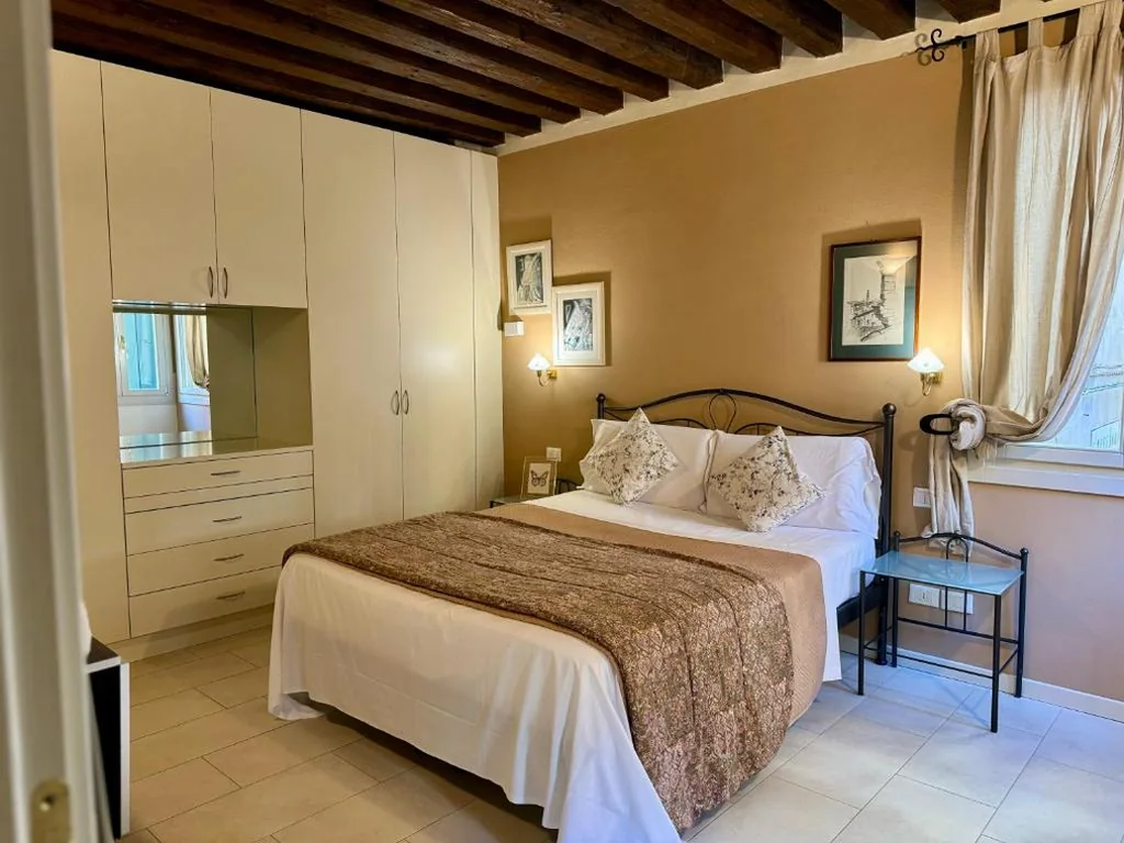 Deluxe Suite — First Dream Venice
