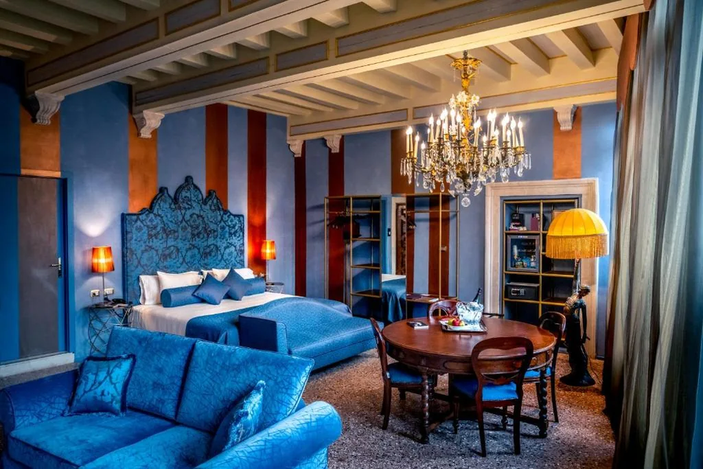 Executive Suite with Spa and Canal View — Excess Venice Boutique Hotel & Private Spa – Adults Only