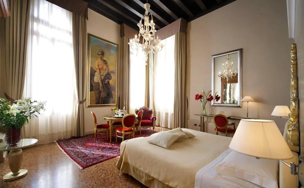 Suite Executive con Vista Canale (2 Adulti) — Hotel Liassidi Palace