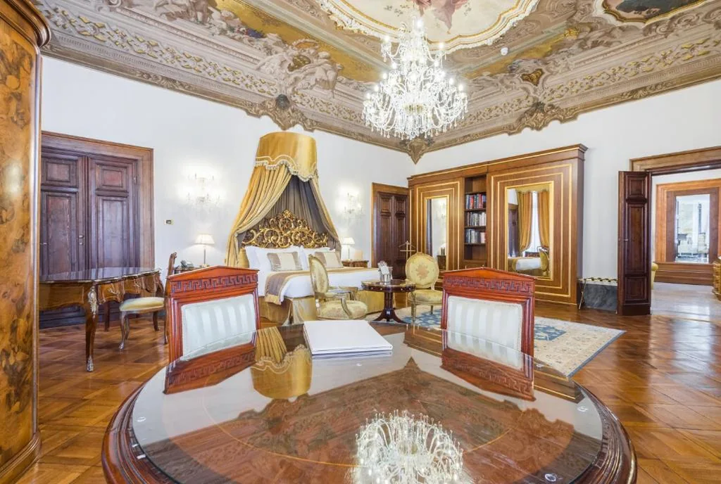Executive Suite with Canal View — Hotel Ai Cavalieri di Venezia