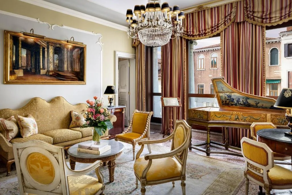 Suite Heritage con 1 Camera da Letto, 1 Letto King-Size e Vista S.Maria D.Giglio — The Gritti Palace, a Luxury Collection Hotel, Venice
