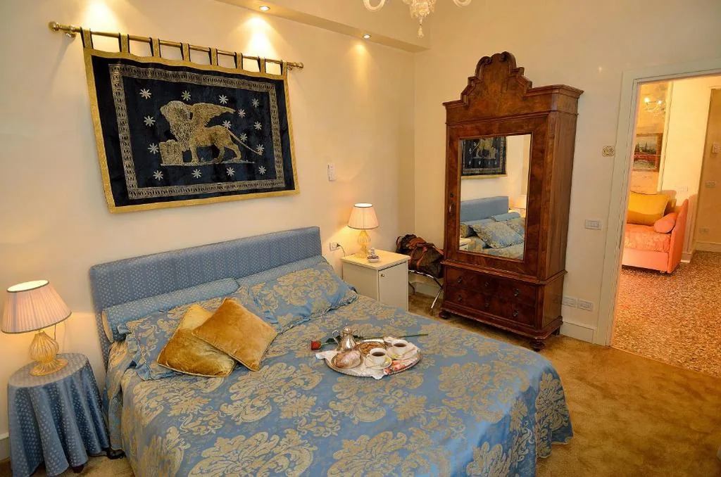 King Suite with 2 Bedrooms — Palazzo Odoni