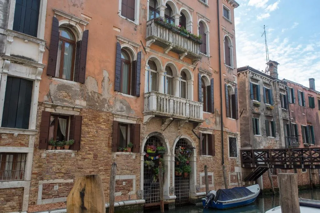 Suite King con Balcone con Vista Canale — Locanda Cà Le Vele