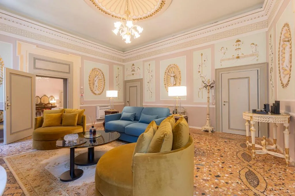 King Suite with Balcony — Corte Realdi – Palazzo Camozzini