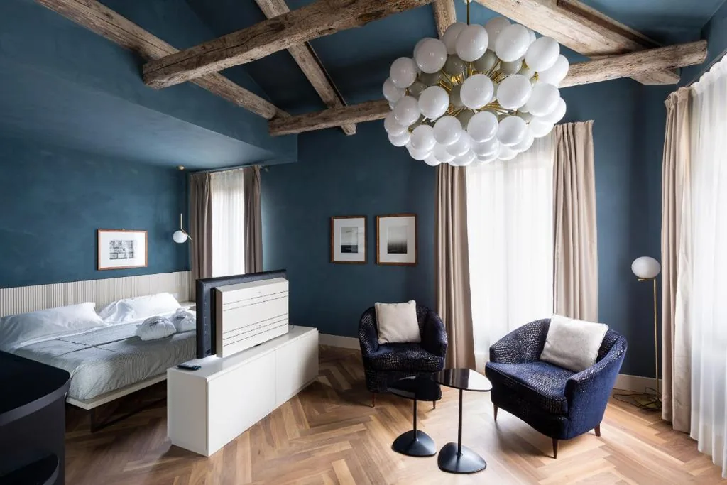 King Suite with Canal View and Spa — Liassidi Wellness Suites