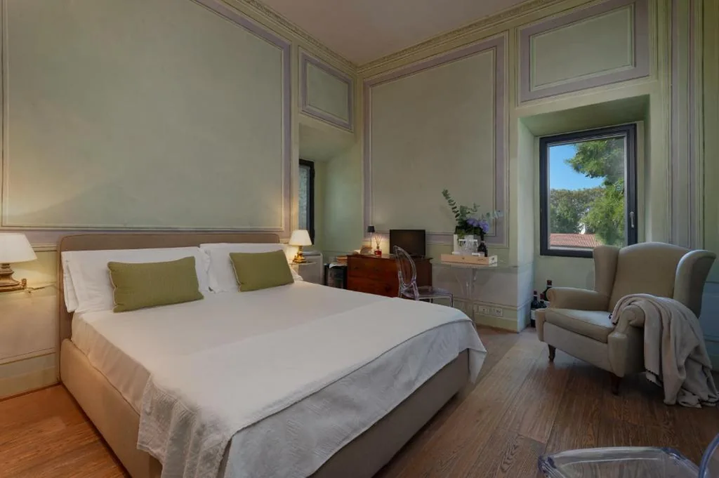 Standard Suite — Massimago Wine Tower