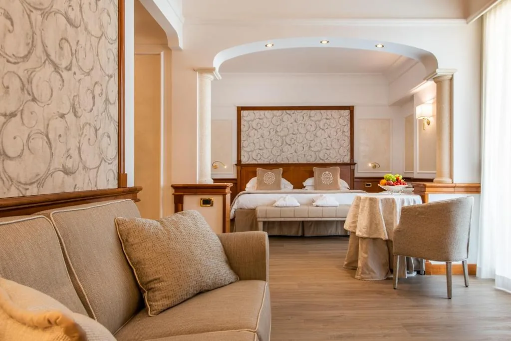 Superior Suite with Balcony — Grand Hotel Terme & Spa