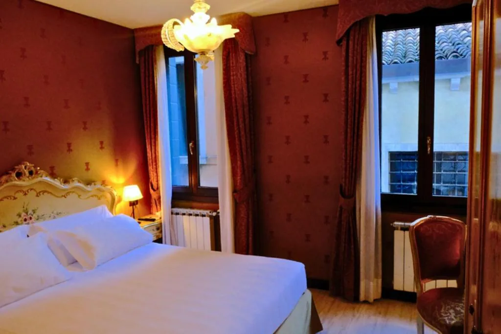 Superior Double Room with view - Annex — ll H O T E L S A N G A L L O ll