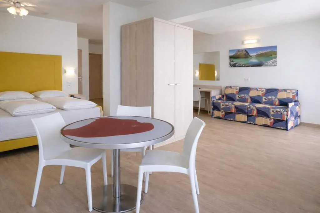 Superior Room with Lake View (2+2) — Hotel Lido Lakefront