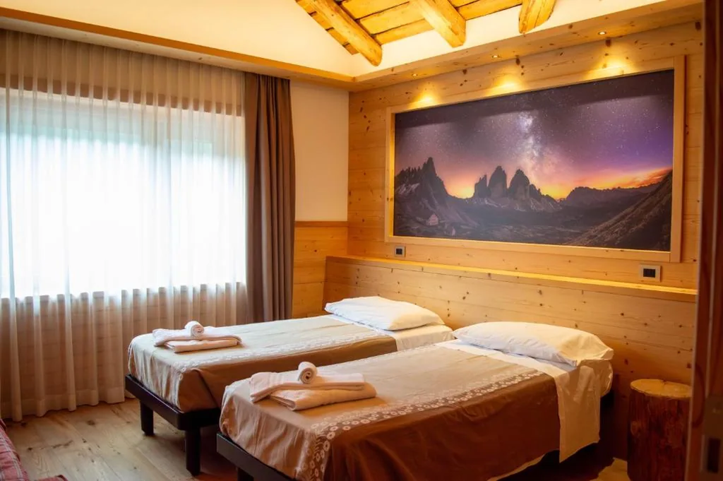 Superior Triple Room Dolomiti — Hotel Serena – Tre Cime Views