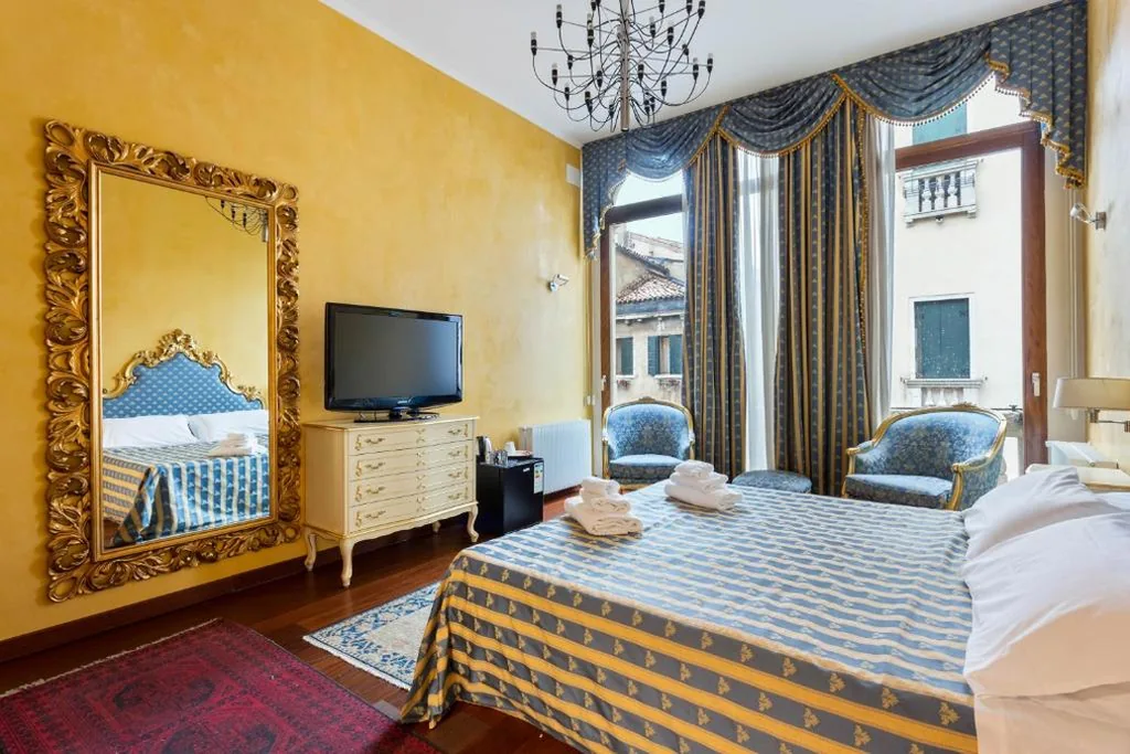 Top Venice Apartments and Rooms Ostreghe Bridge — foto 4