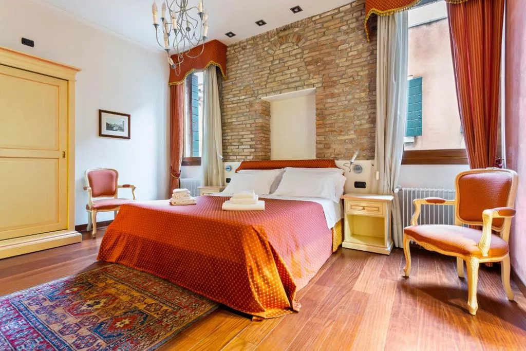 Top Venice Apartments and Rooms Ostreghe Bridge — foto 7