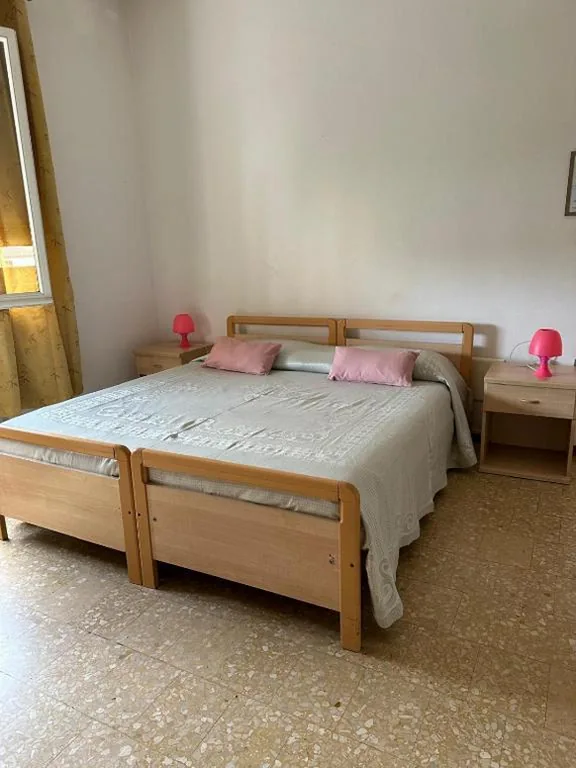 Travellers Lodge Bed & Rooms