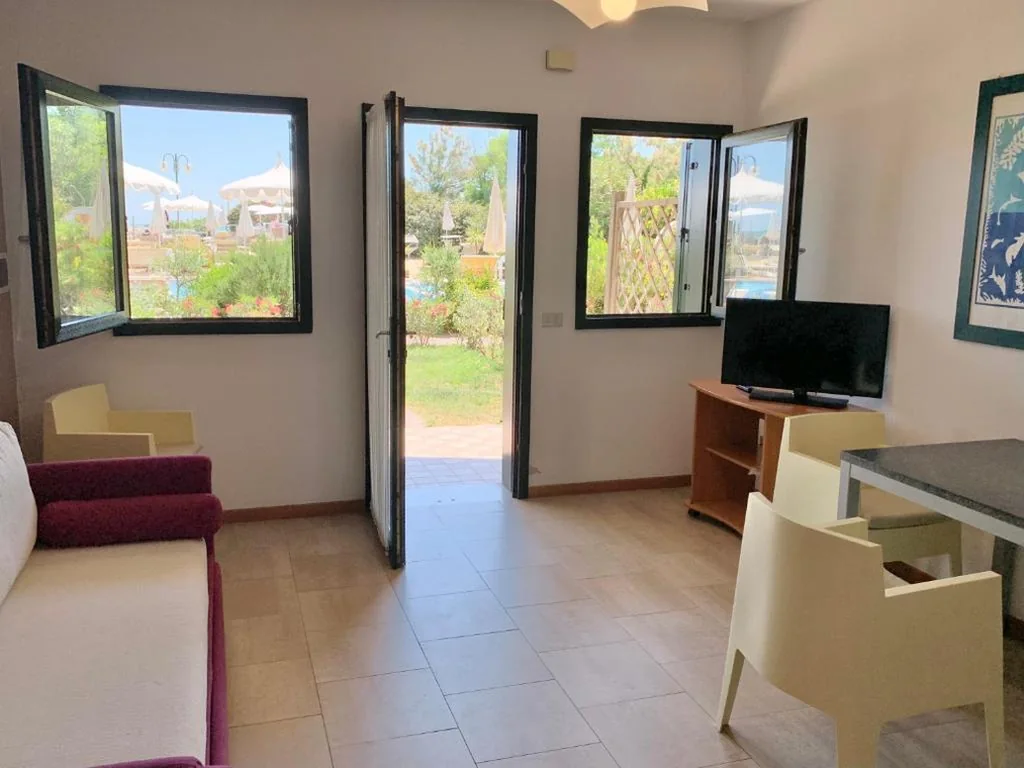 Two-Room Family Apartment with Private Garden facing the Pool – Ground Floor — Eurobeach Residence