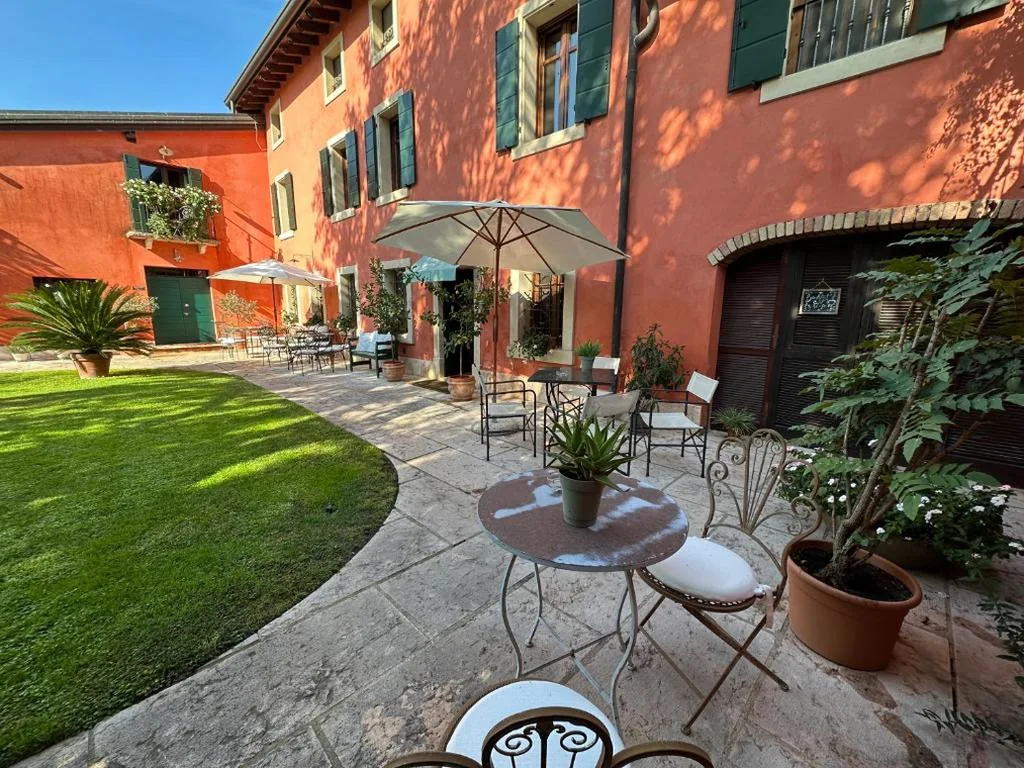 Villa con Piscina Privata — Relais Corte Bercelli